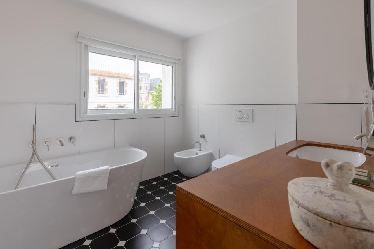 La Perriniere Appartement Face Mer 鲁瓦扬 外观 照片